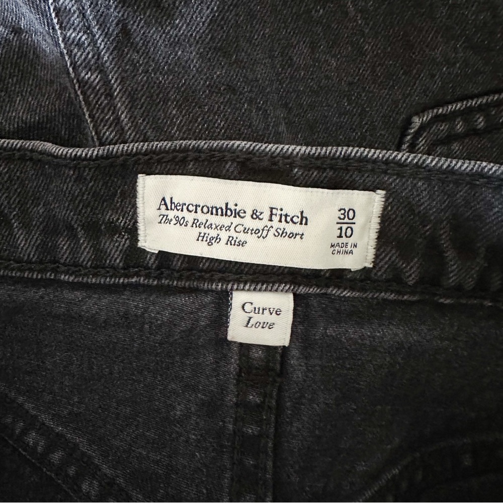 Abercrombie & Fitch 90s High Rise Cutoff Denim Shorts Black Curve Love Size 30 - Picture 6 of 7